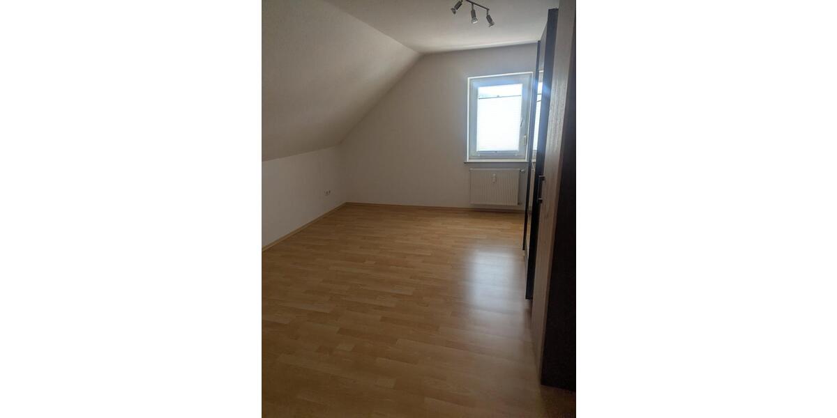 Dachgeschoßwohnung Weißenburg in Bayern - 3 Zimmer, 65 m&sup2;, 520&euro; | Angebot:26287013