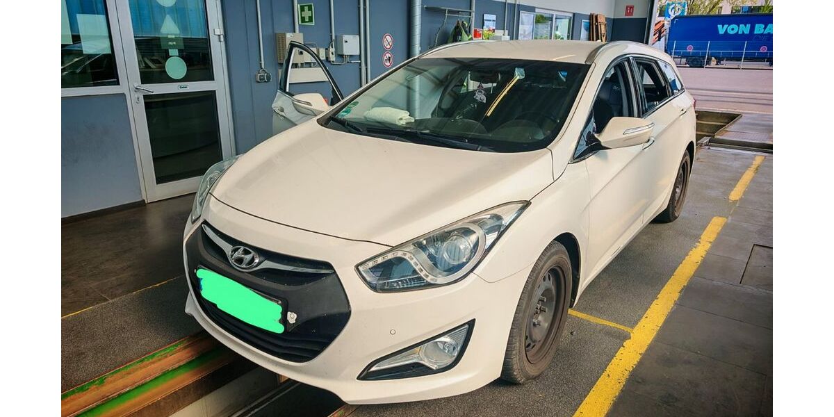 Hyundai i40 199.999 km 6.950 &euro; Bensheim 64625