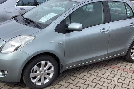 Toyota Yaris 168.602 km 3.900 &euro; Kirchhain 35274