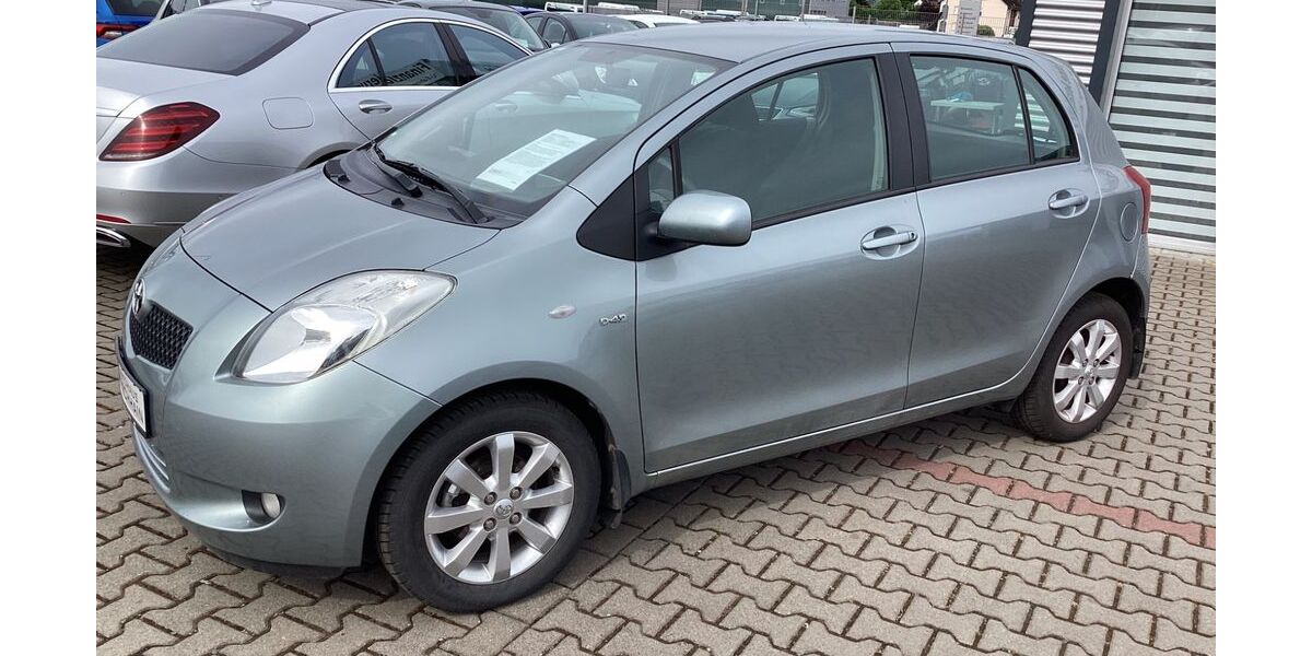 Toyota Yaris 168.602 km 3.900 &euro; Kirchhain 35274