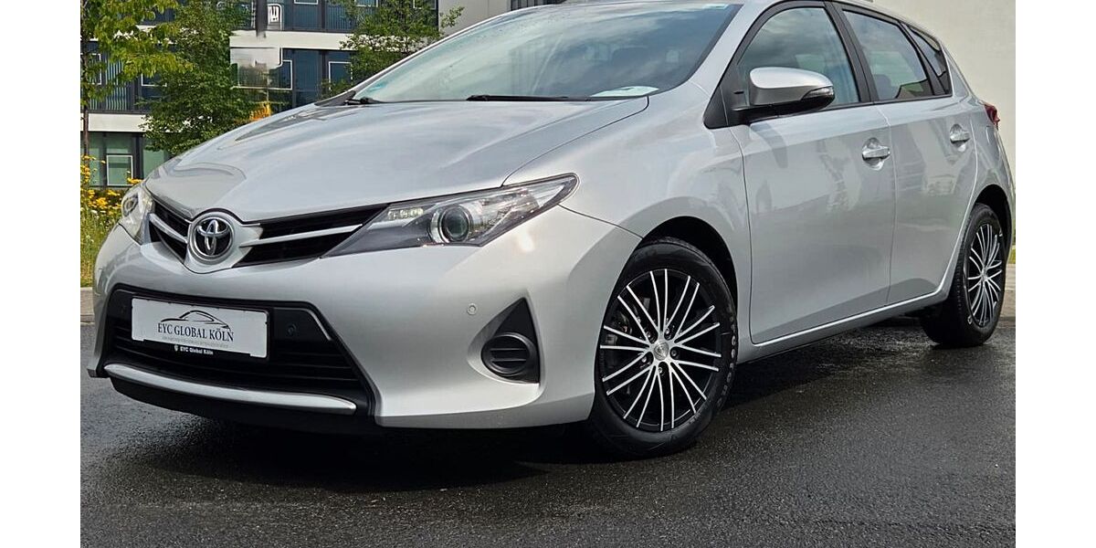 Toyota Auris 109.000 km 9.999 &euro; Köln (Ostheim) 51107