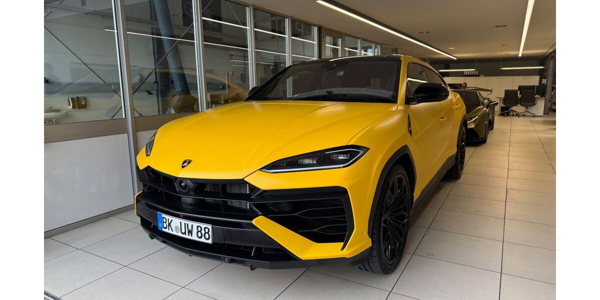 Lamborghini Urus 1.587 km 298.000 &euro; Backnang 71522