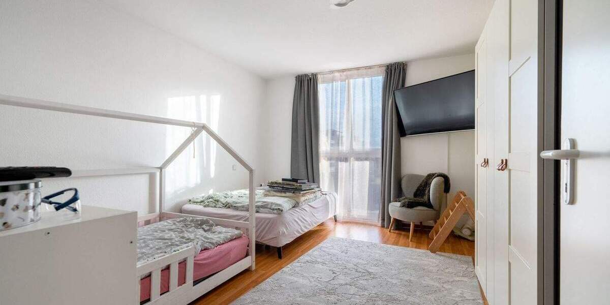 Etagenwohnung Hennigsdorf - 2 Zimmer, 72 m&sup2;, 215.000&euro; | Angebot:25820494