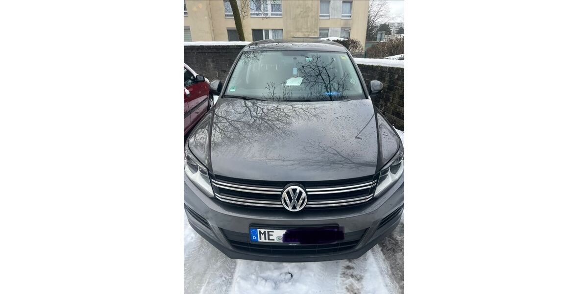 VW Tiguan 127.459 km 8.900 &euro; Ratingen 40880