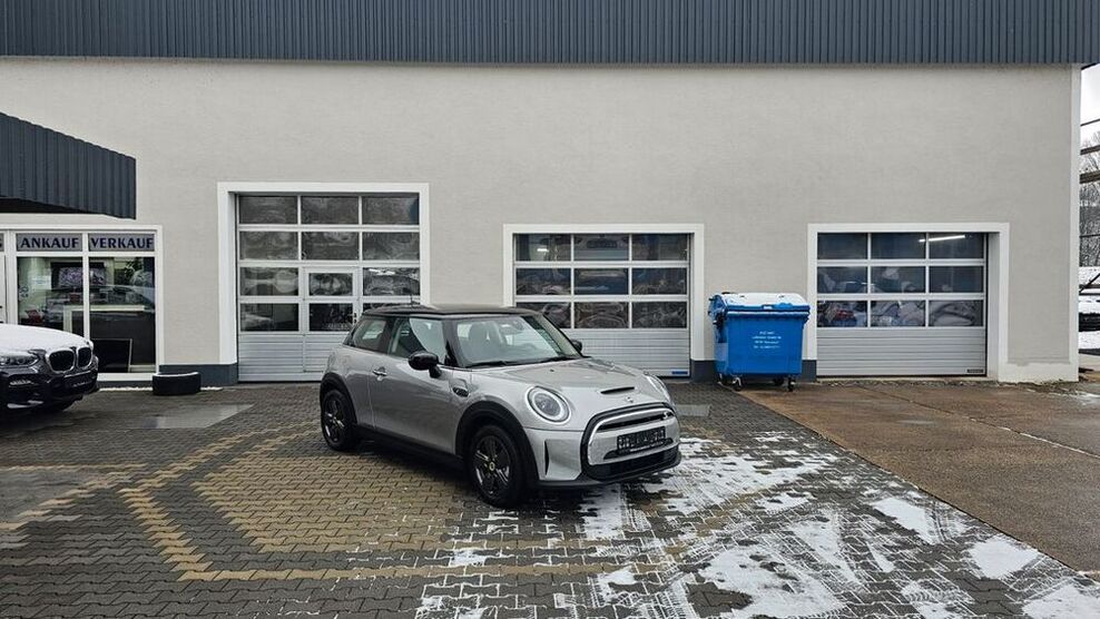 Cooper SE