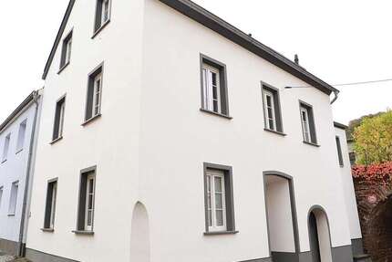 Haus Bruttig-Fankel Fankel - 9 Zimmer, 158 m&sup2;, 245.000&euro; | Angebot:25198872