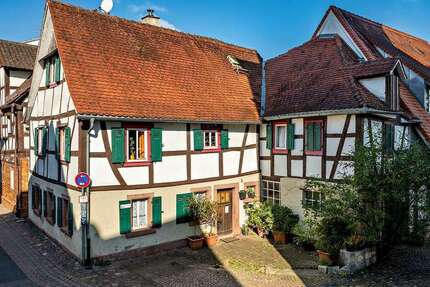 Haus zum Kaufen in Breuberg 159.400 € 111 m² 8 zimmer