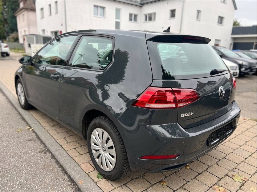 VW Golf 1.6 TDI VII. BMT Start-Stopp PDC 164.000 km 9.990 € Neckarsulm 74172