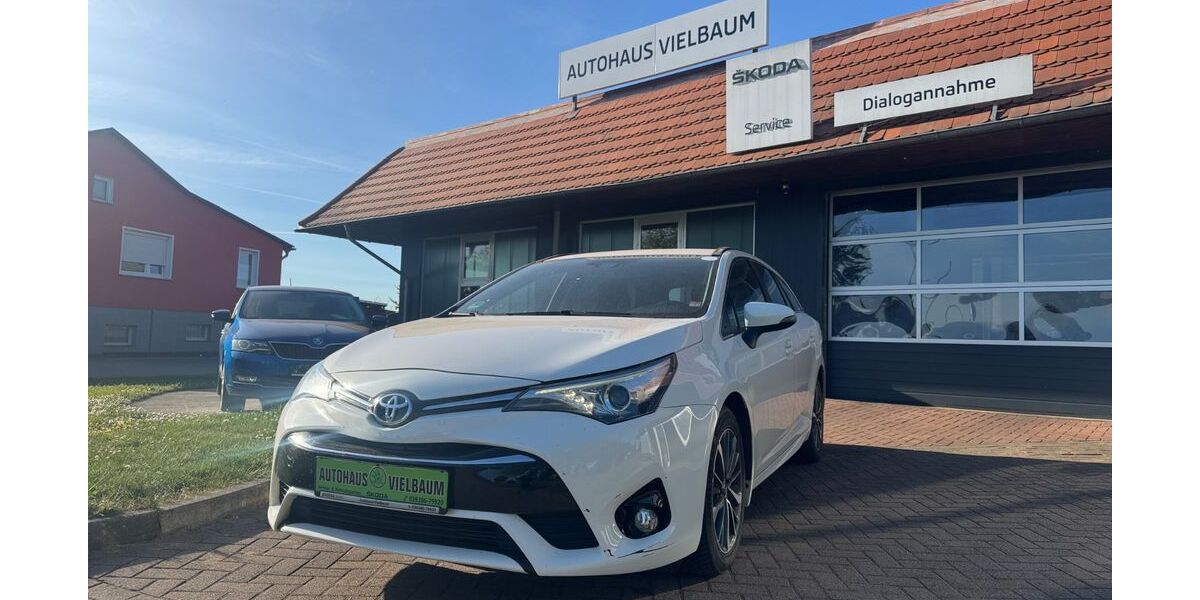 Toyota Avensis 121.000 km 14.200 &euro; Aland OT Vielbaum 39615