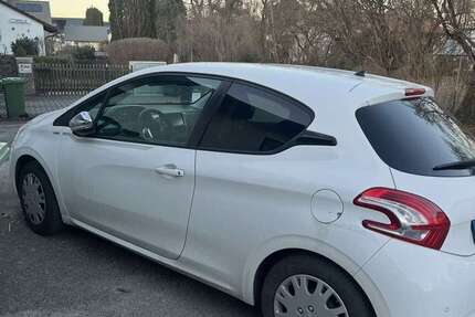 Peugeot 208 120.000 km 3.800 € Wolfratshausen 82515