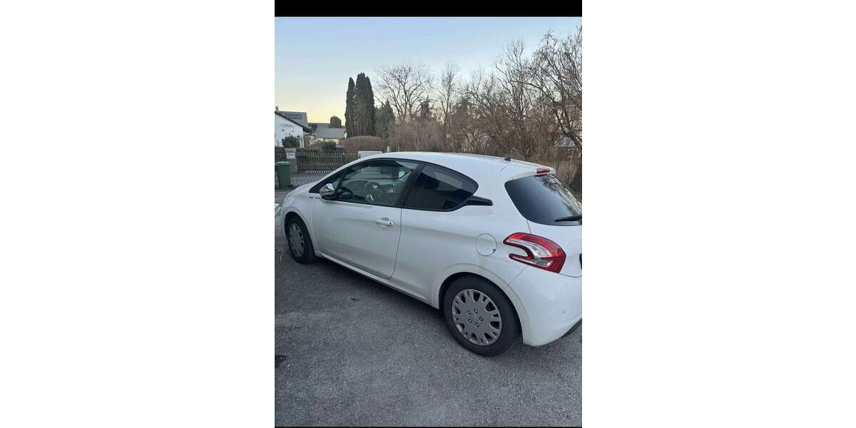 Peugeot 208 120.000 km 3.800 € Wolfratshausen 82515