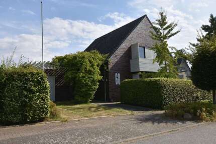 Haus zum Mieten in Leezen 2.800 € 233 m² 5 zimmer