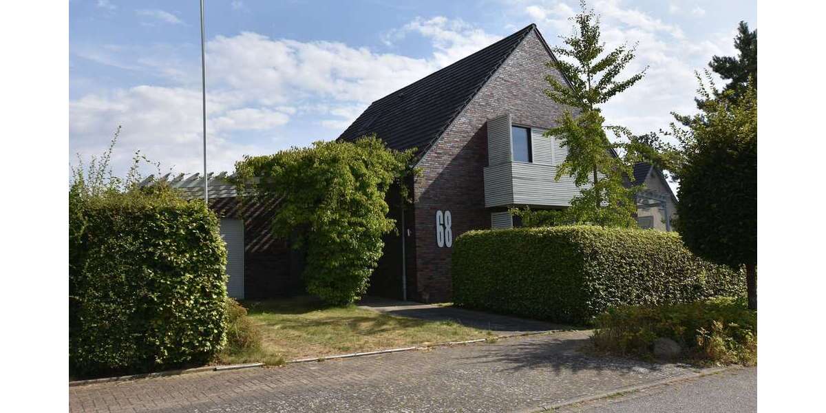 Haus zum Mieten in Leezen 2.800 € 233 m² 5 zimmer