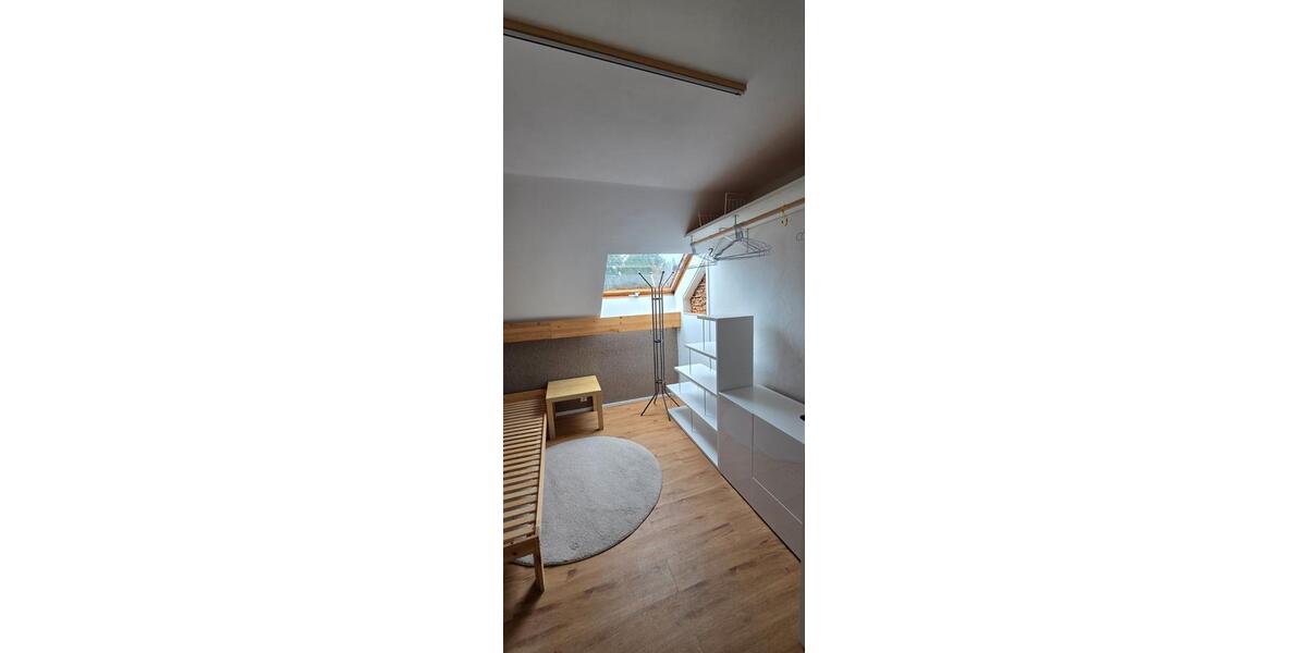 Dachgeschoßwohnung Laichingen - 3.5 Zimmer, 81 m&sup2;, 1.300&euro; | Angebot:26262611