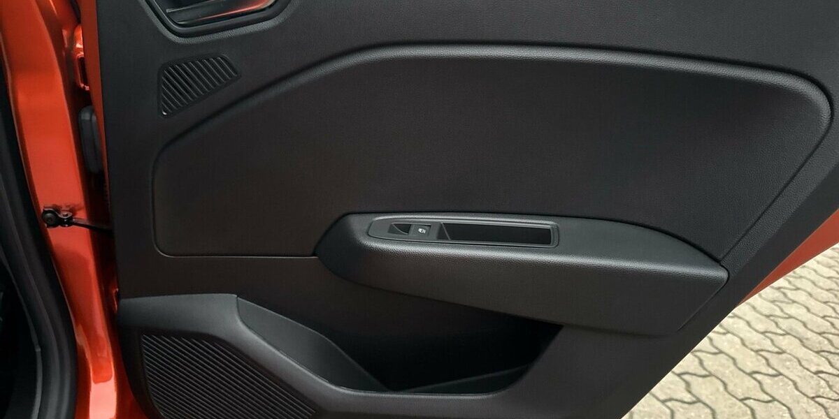 Renault Clio TCE Evolution *LED/Navi-App/Kamera/PDC/SHZG* 2.584 km 17.980 &euro; Bamberg 96052