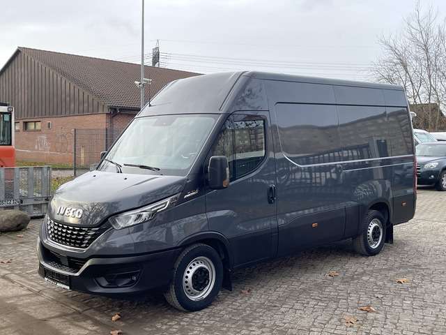 IVECO Daily 86.000 km 22.800 &euro; Berlin 12681