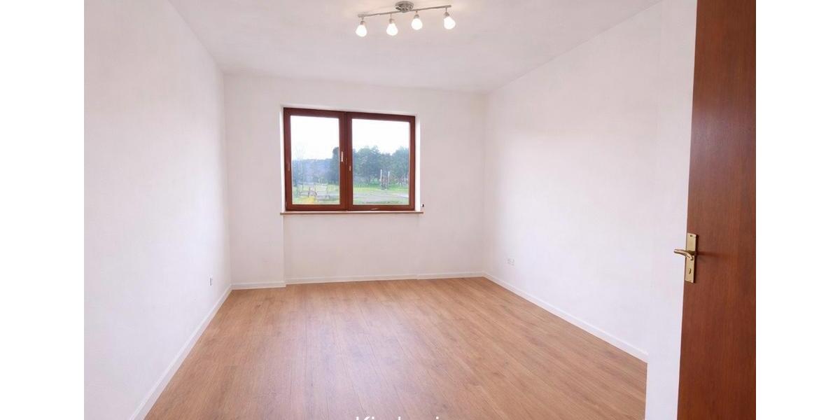 Etagenwohnung Burghausen - 3.5 Zimmer, 82 m&sup2;, 1.100&euro; | Angebot:25637997