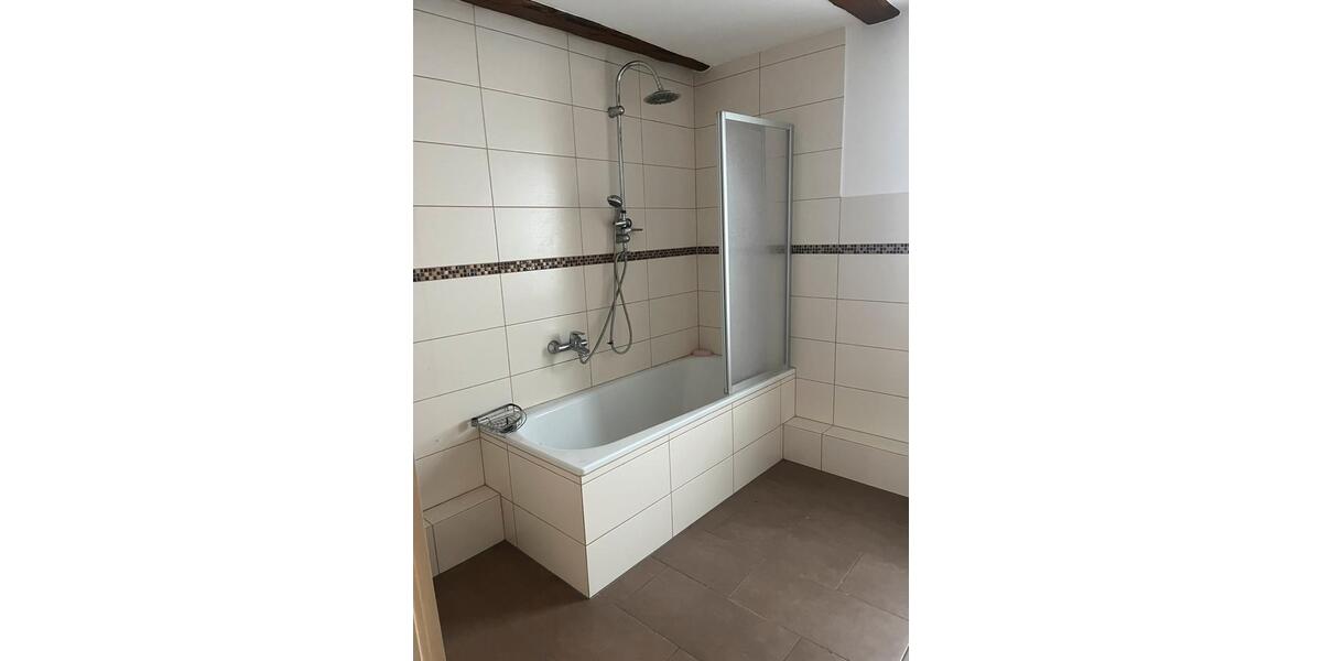 Etagenwohnung Blomberg - 4 Zimmer, 150 m&sup2;, 850&euro; | Angebot:25364972