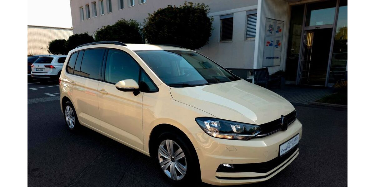 VW Touran 98.600 km 22.015 &euro; Leipzig 04319