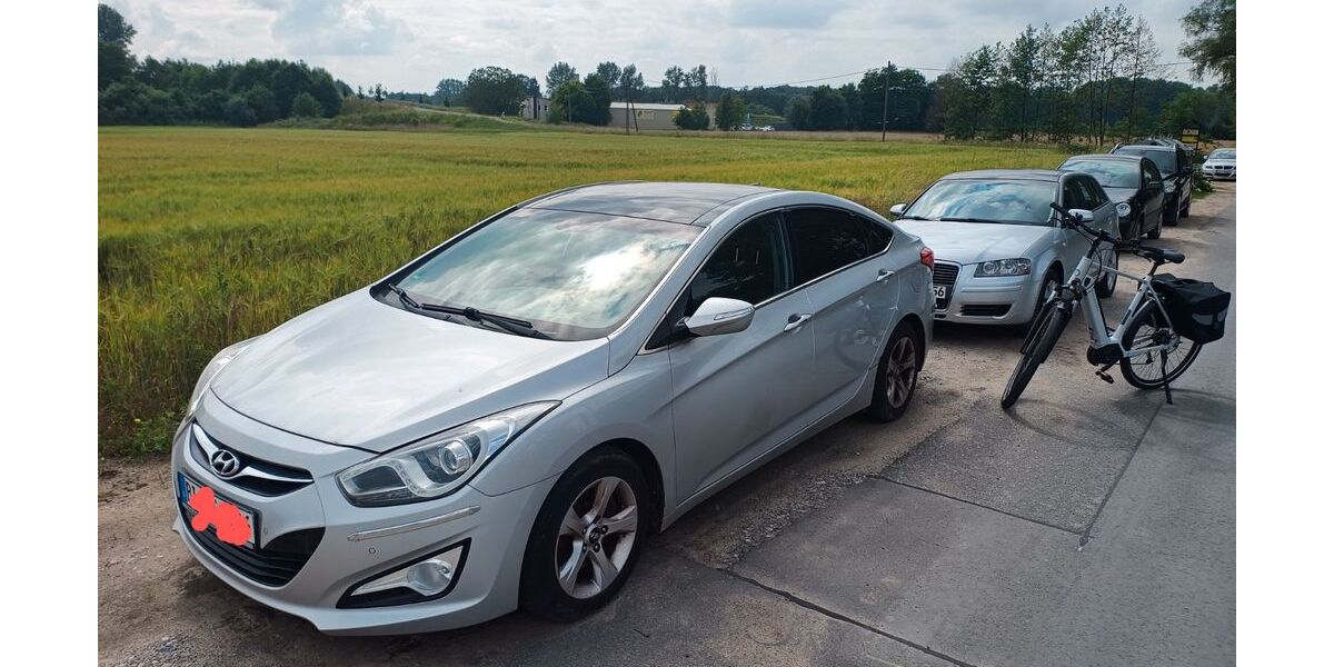 Hyundai i40 169.000 km 9.000 € Bielefeld 33602