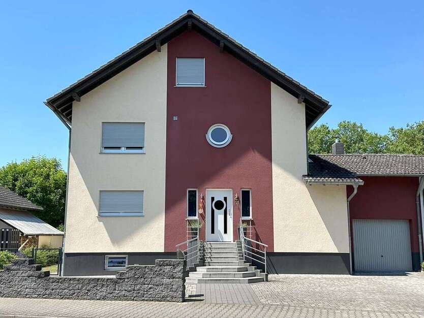 Haus zum Kaufen in Bischofsheim 798.000 € 191 m² 6 zimmer