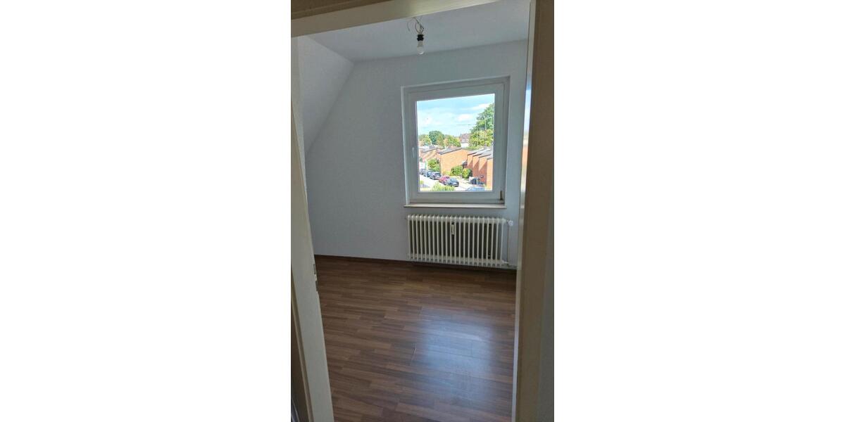 Dachgeschoßwohnung Nienburg (Weser) - 3 Zimmer, 61 m&sup2;, 80.000&euro; | Angebot:27163137
