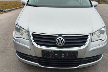 VW Touran 238.500 km 3.980 &euro; Bruckmühl 83052