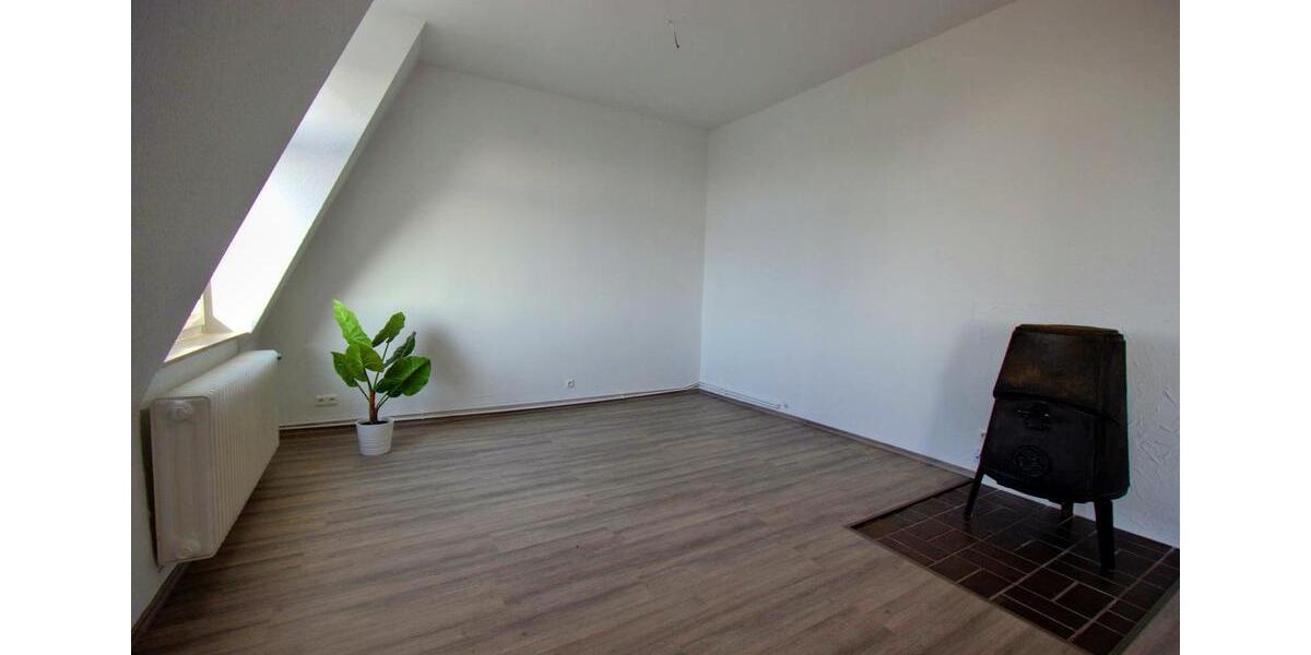 Dachgeschoßwohnung Wilhelmshaven - 2 Zimmer, 75 m&sup2;, 530&euro; | Angebot:26046996