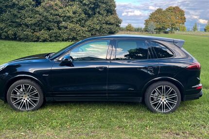 Porsche Cayenne 85.000 km 52.600 € Dünfus 56754