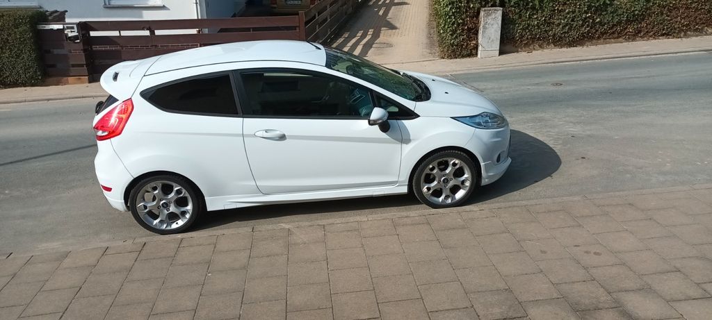 Ford Fiesta 87.500 km 6.400 &euro; Bad Homburg 61352