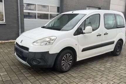 Peugeot Partner 296.000 km 3.590 € Halle (Saale) 06112