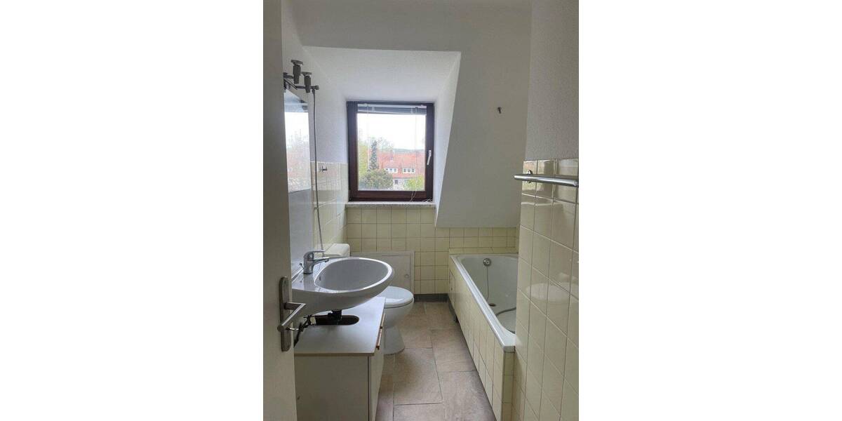 Etagenwohnung Hameln Innenstadt - 2 Zimmer, 65 m&sup2;, 585&euro; | Angebot:26803462