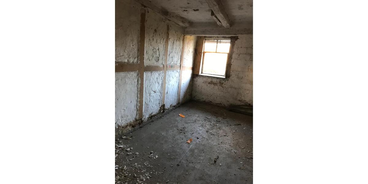 Einfamilienhaus Schmölln - 15 Zimmer, 250 m&sup2;, 150.000&euro; | Angebot:25340346