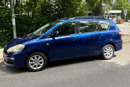 Toyota Avensis Verso 156.500 km 4.800 &euro; München 81477
