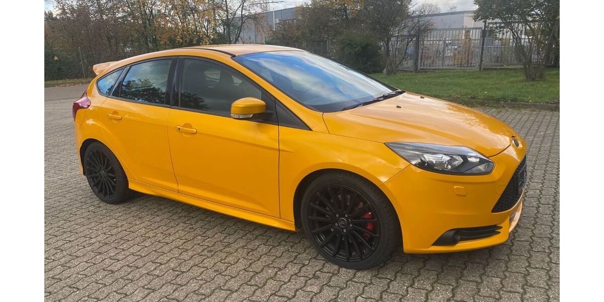Ford Focus 78.000 km 15.400 &euro; Kranenburg 47559