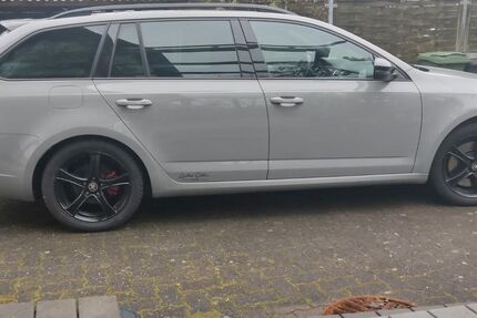 Skoda Octavia 65.800 km 19.999 &euro; Berg 76768