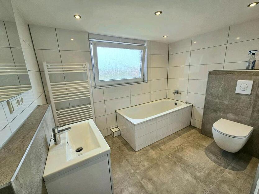 Leben wie im Eigenheim - 3 Zimmer mit Wintergarten