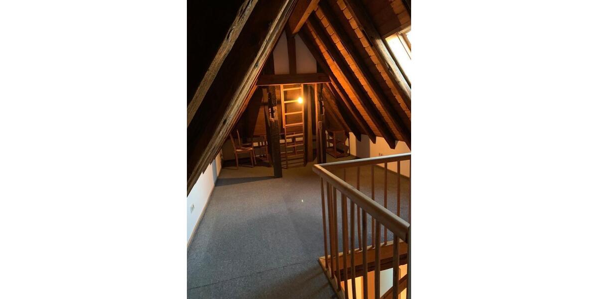 Dachgeschoßwohnung Ludwigsburg Hoheneck - 2.5 Zimmer, 70 m&sup2;, 239.000&euro; | Angebot:26844883