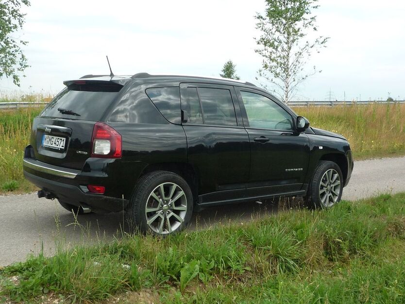 Jeep Compass 135.000 km 13.500 € München 80807