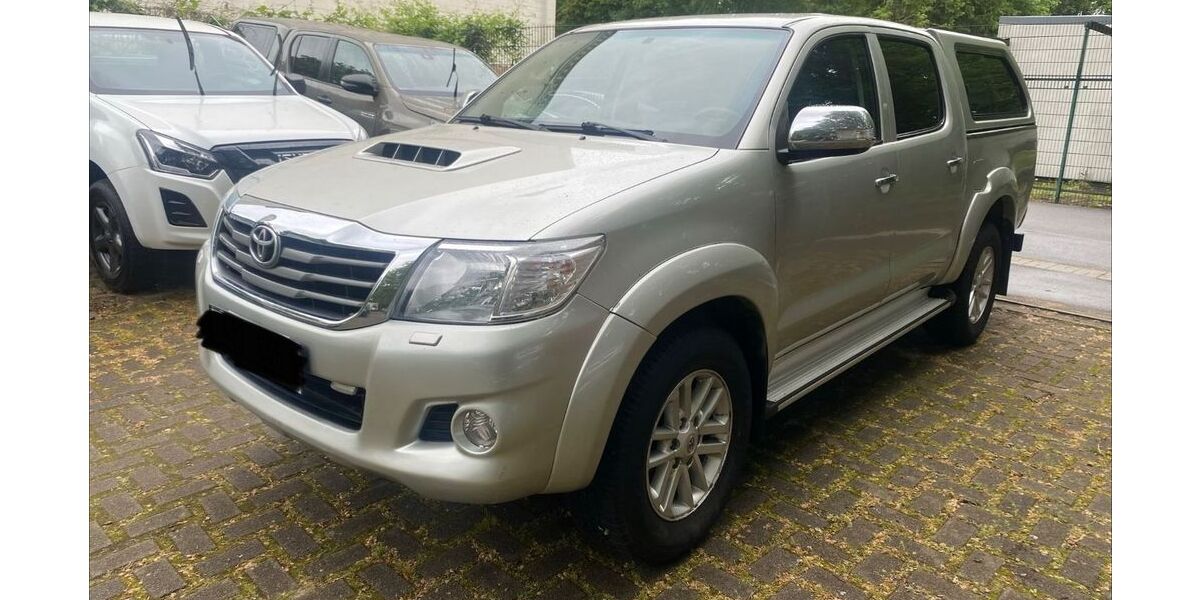 Toyota Hilux 196.200 km 17.700 &euro; Hamburg 20535