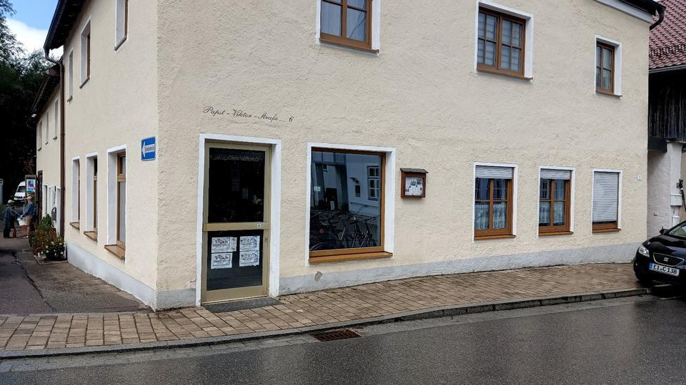 Eckhaus direkt an der Altmühl: ca.50 m² Gewerbefläche in Top-Lage