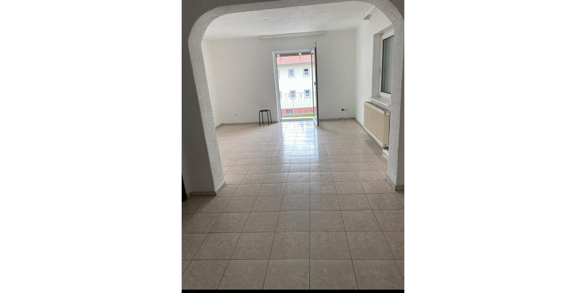 Etagenwohnung Illertissen - 3 Zimmer, 80 m&sup2;, 1.100&euro; | Angebot:25456478