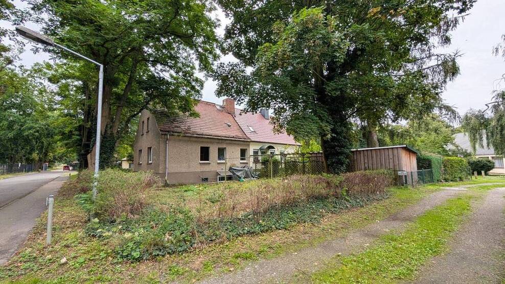 Sanierungsobjekt - 6-Zimmer-Doppelhaushälfte in Bornim 6 zimmer