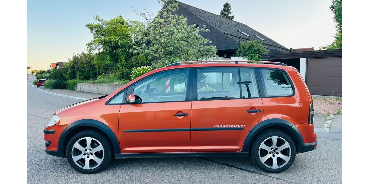 VW Touran 238.000 km 4.950 &euro; Katzwang 90455