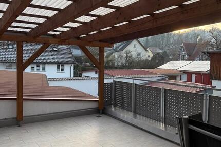 Maisonetten Wohnung mit EBK und Garage. Zentrale Lage. 2 zimmer