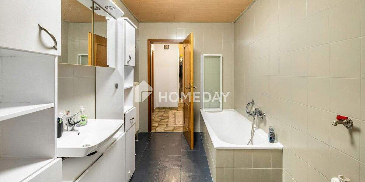 Einfamilienhaus Dingolfing - 9 Zimmer, 212 m&sup2;, 585.000&euro; | Angebot:25702897