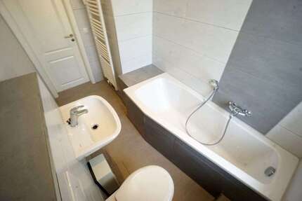 Wohnung Plauen Südvorstadt - 3 Zimmer, 67 m&sup2;, 388&euro; | Angebot:27349005