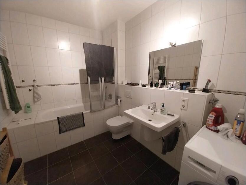 Vollmöblierte 3-Zimmer-Wohnung neben Regensburger Arcaden zimmer