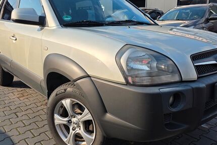 Hyundai TUCSON 145.000 km 3.950 &euro; Westoverledingen 26810