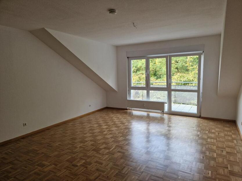 Helle renov. 3-Zimmer Dachgeschosswohnung mit Balkon in Leimen zimmer